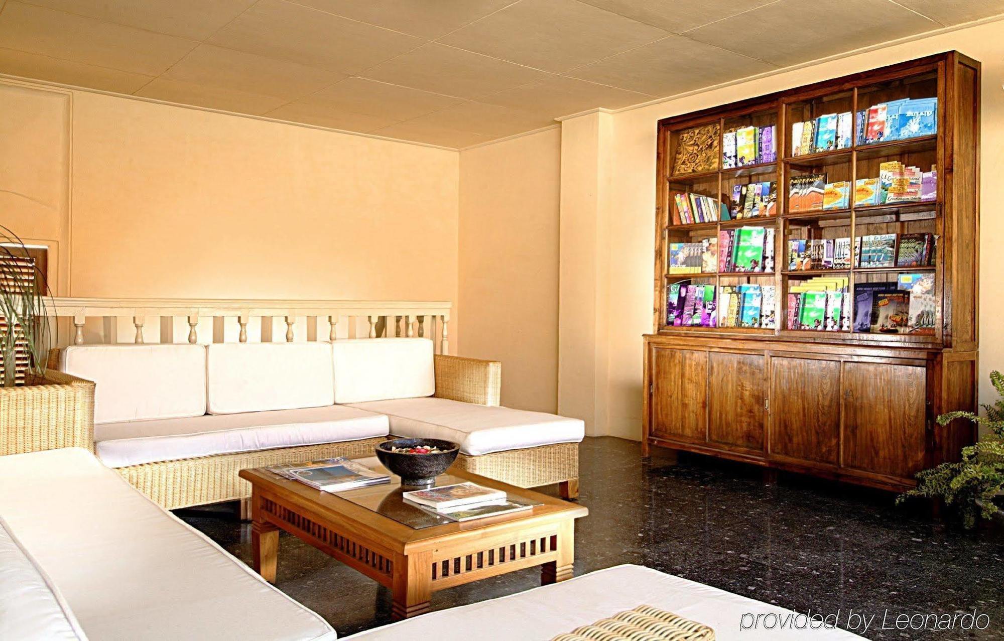 Capital O 93809 Wida Hotel Legian Interior foto