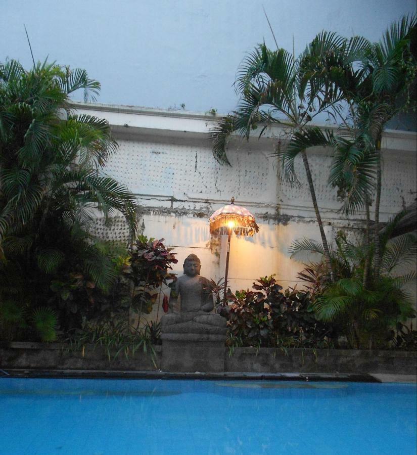 Capital O 93809 Wida Hotel Legian Exterior foto